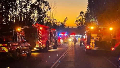 Dos vehículos impactaron de frente: Una mujer y dos menores de edad fallecen tras violento accidente en Santo Domingo