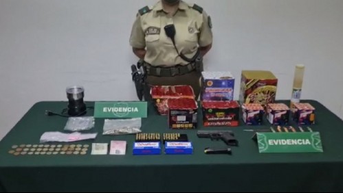 Armas, drogas y fuegos artificiales: Control preventivo terminó con la detención de tres personas