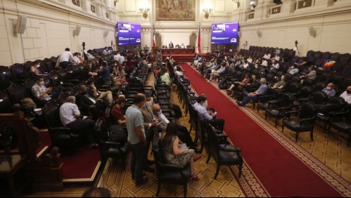 Convención Constitucional: María Elisa Quinteros y Gaspar Domínguez encabezan nueva Mesa Directiva
