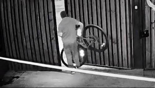 Detienen a sujetos especializados en robar bicicletas: Mujeres que los fueron a buscar corrieron la misma suerte