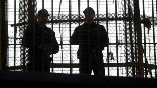 Excarabineros protagonizan riña en cárcel de Cauquenes: Uno fue el condenado por femicidio de Norma Vásquez