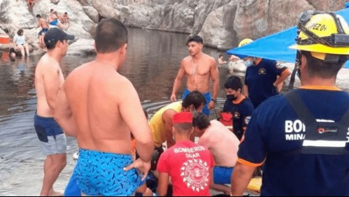 Hombre de 51 años le pide a su esposa que le saque una foto haciendo un clavado y termina muerto