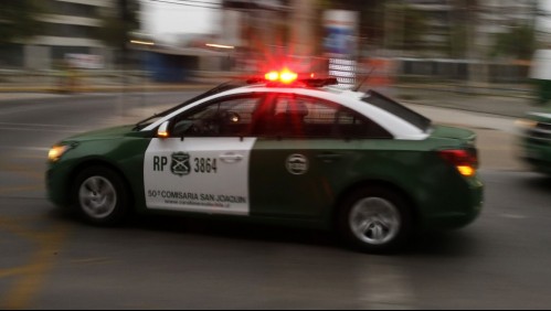 Mujer se encuentra grave tras colisionar su motocicleta con un taxi en San Joaquín