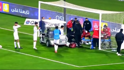 Futbolista colapsa en pleno partido y tuvo que ser reanimado en medio del campo de juego