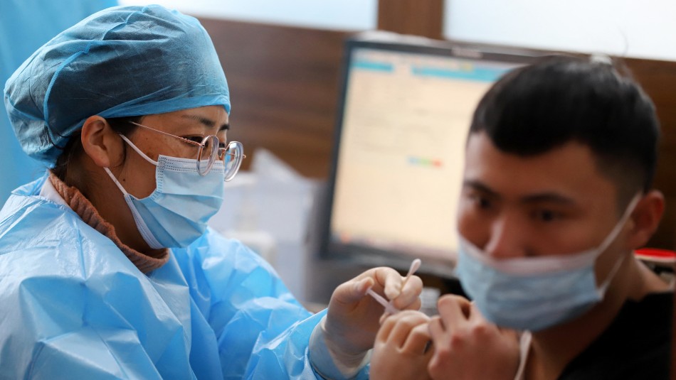 China detecta más casos de Ómicron y varias ciudades endurecen restricciones China detecta más casos de Ómicron y varias ciudades endurecen restricciones