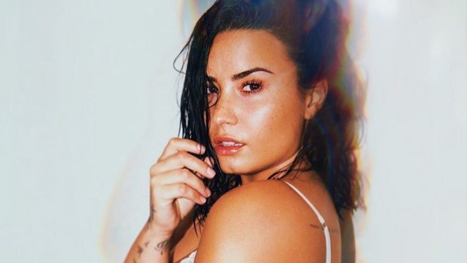 Demi Lovato se tatua una araña en la cabeza tras completar terapia de rehabilitación Demi Lovato se tatua una araña en la cabeza tras completar terapia de rehabilitación