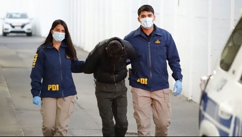 Ladrón citó a vendedor de ropa a su casa, le robó y luego la policía llegó a detenerlo: le incautaron un arma y droga