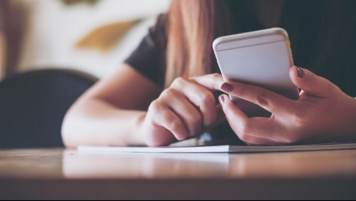 Mujer manda un mensaje al número de teléfono de su hermana fallecida y recibe una respuesta que la dejó atónita