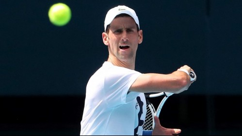Novak Djokovic entrena en sede del Abierto de Australia tras victoria legal por caso vacunas