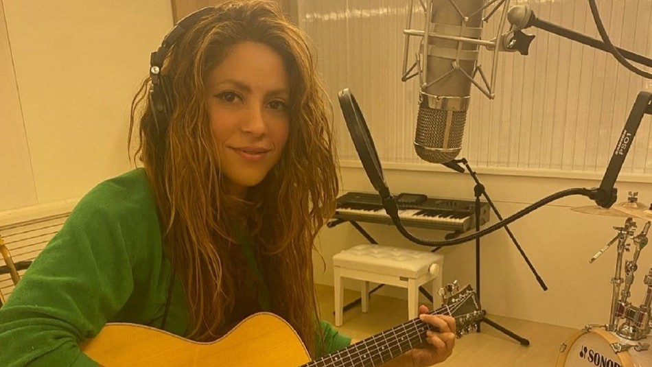 El look con lentejuelas de Shakira en su paseo por Disney World con sus hijos Sasha y Milan El look con lentejuelas de Shakira en su paseo por Disney World con sus hijos Sasha y Milan