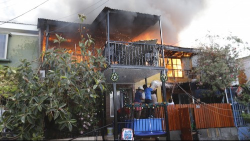 Gobierno estima que hay cerca de 250 viviendas afectadas y 600 damnificados por incendio en Iquique