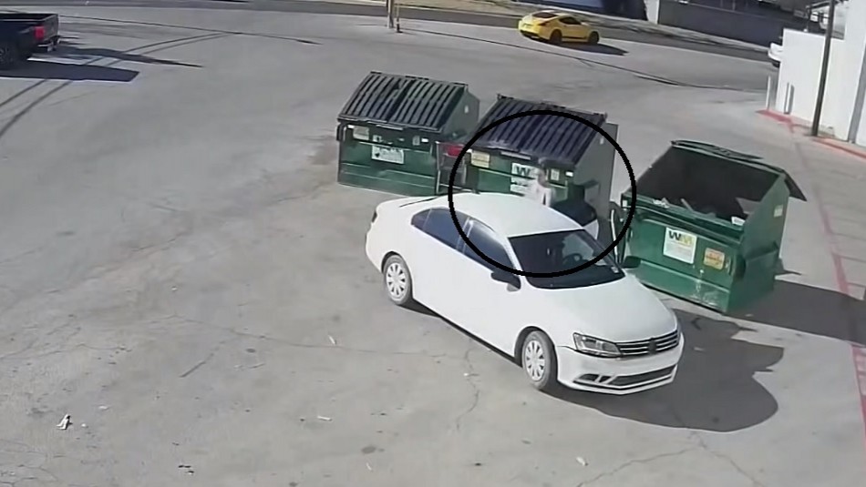 joven-madre-arroja-a-la-basura-a-su-bebe-recien-nacido-en-ee.uu. Joven madre arroja a su bebé recién nacido a un basurero en plena calle