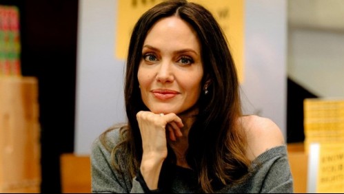 Angelina Jolie se viste con jeans entallados y botines para ir de compras con su hija Vivienne