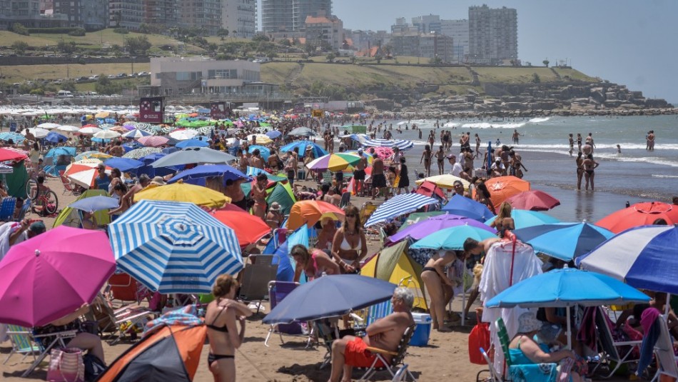 El Covid estalla en Argentina en medio de las vacaciones de verano El Covid estalla en Argentina en medio de las vacaciones de verano