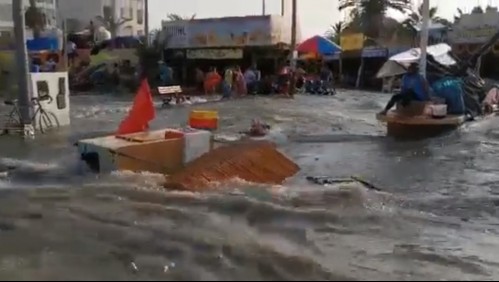 Imágenes muestran la llegada del tsunami al borde costero de Perú: Autoridades de ese país lo habían descartado
