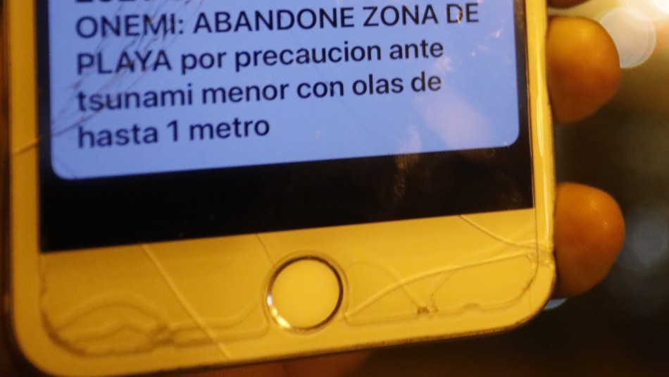 Habitantes de región de Coquimbo reportan llegada de mensajes SAE a sus celulares ante alerta de tsunami