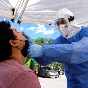 Ecuador declaró en alerta roja en casi todo su territorio debido al alza de contagios de coronavirus Ecuador declaró en alerta roja en casi todo su territorio debido al alza de contagios de coronavirus