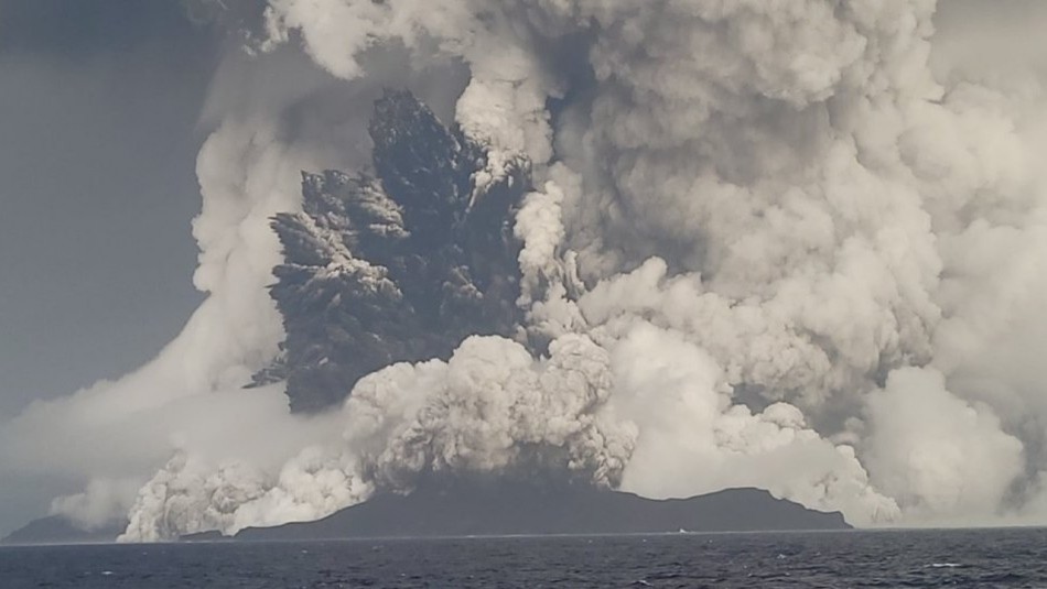Descartan nueva erupción de volcán submarino en Tonga