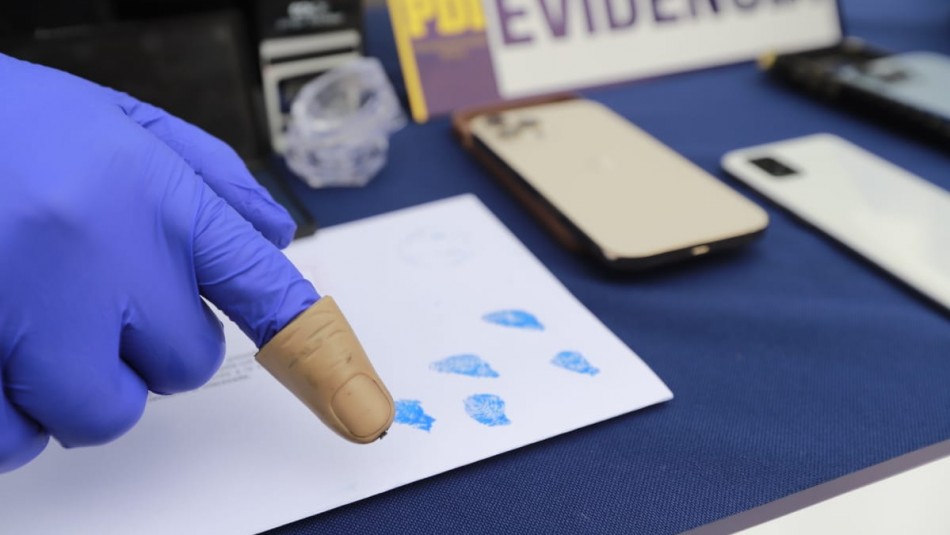 Organización criminal transnacional utilizaba dedo de goma con huella real para ingresar droga a Chile
