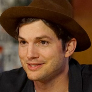 Ashton Kutcher vino a Chile y aprovechó de comer centolla en Punta Arenas Ashton Kutcher vino a Chile y aprovechó de comer centolla en Punta Arenas