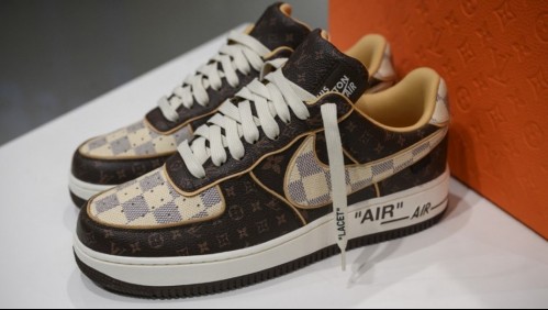 Se subasta el exclusivo modelo de zapatillas Nike-Louis Vuitton