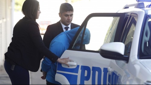 Acusado de narcotráfico recibe a balazos a los policías que lo fueron a detener a su casa