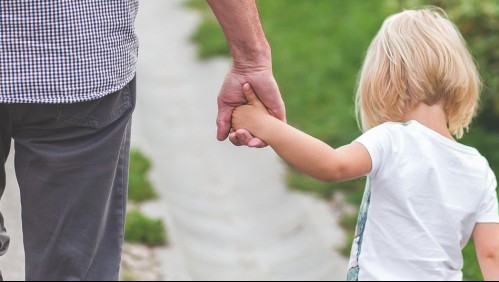 Padres llevan a su hija de 6 años al hospital por un rasmillón, la dejaron hospitalizada y se las entregaron muerta