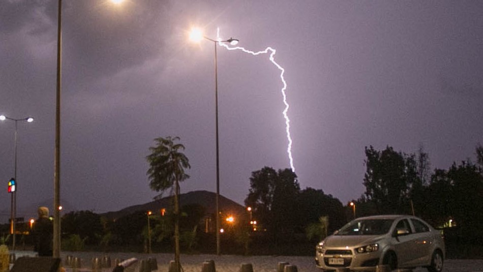tromenta-electrica Meteorología emite aviso por probables tormentas eléctricas en tres regiones del país