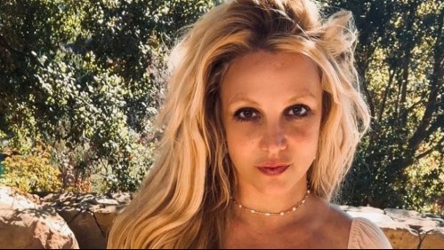 Britney Spears se tiñe el cabello de morado y acusa a su padre de malversar más de 36 millones de dólares