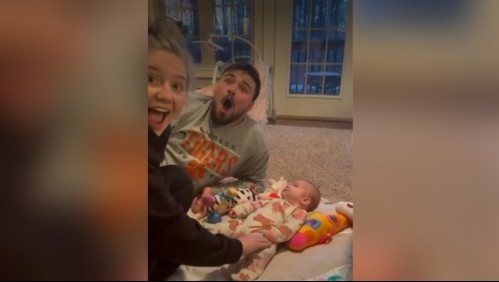 'I love you': Bebé de ocho semanas habla y deja impactados a sus padres