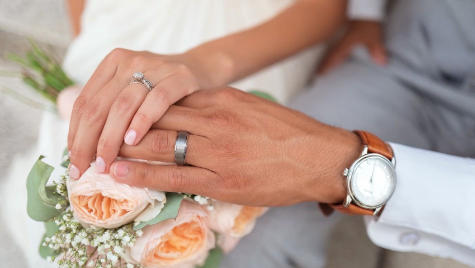 Mujer anula su matrimonio tres minutos después de dar el 