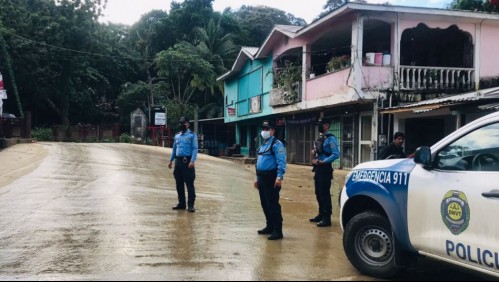 Padre e hijo defienden a machetazos su negocio en medio de asalto: un delincuente murió y otros dos quedaron heridos