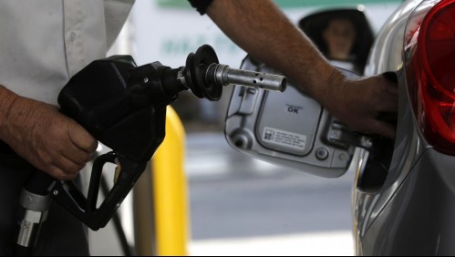 Precio de las bencinas sufrirá nueva alza desde este jueves