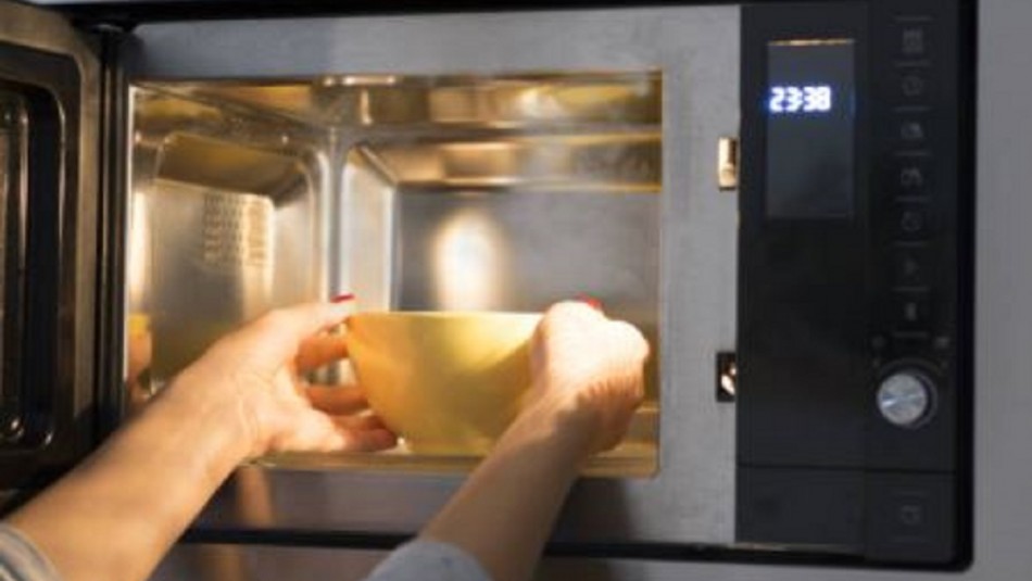 Los 6 alimentos que nunca deberías calentar en el microondas Los 6 alimentos que nunca deberías calentar en el microondas