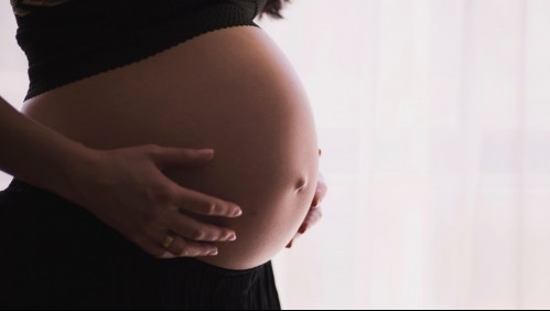 Perdió a gemelos en gestación y murió días después: Familia acusa que madre falleció por no dejarla abortar a tiempo