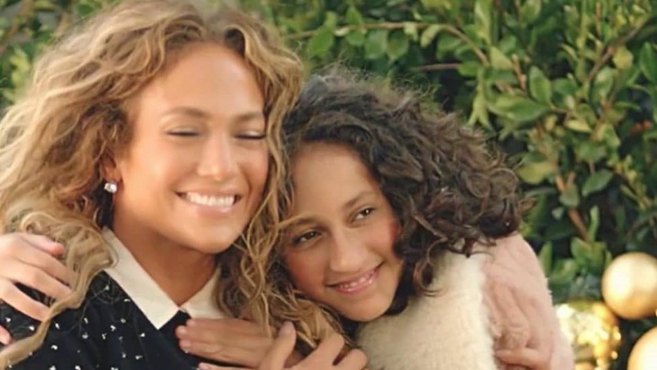 Jennifer Lopez y Emme lucen como dos gotas de agua en una foto del pasado: Comparten el mismo look