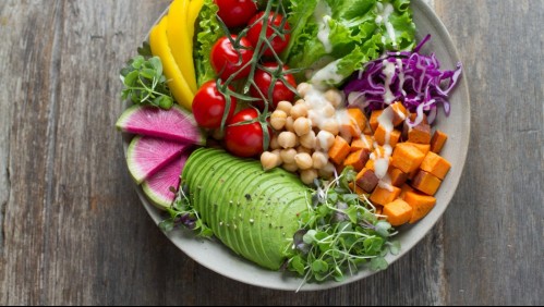 ¿Comes ensalada todos los días? Conoce los problemas de salud que podrías sufrir