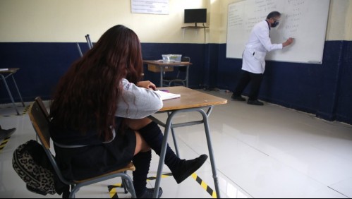 'Queremos volver, pero a una escuela segura': Preocupación por retorno a clases presenciales tras alza de contagios