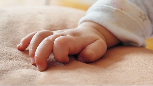 Hombre se hizo pasar por padre y alimentó al bebé de otra familia en un hospital: 'Le dio biberón antes de irse'