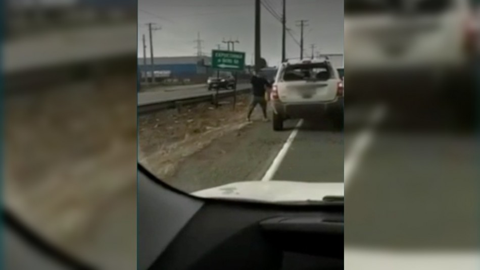[VIDEO] Conductor rompe los vidrios de otro vehículo en ruta de Coronel: No lo habrían dejado adelantar por la berma