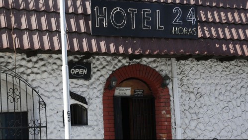 Homicidio frustrado en motel: Mujer recibió impacto de bala en el centro de Santiago