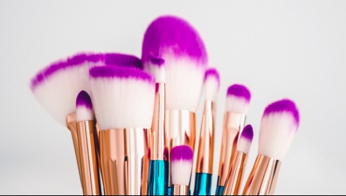 Para evitar peligrosas bacterias: ¿Con qué frecuencia debo lavar mis brochas de maquillaje?