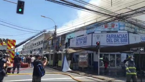 Un incendió afectó a locales comerciales en la comuna de Santiago