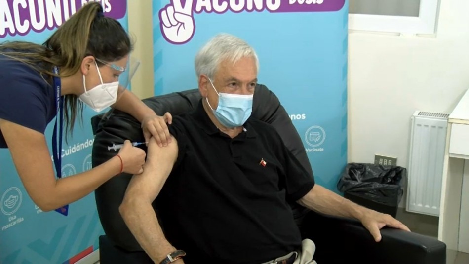 Piñera recibe cuarta dosis: 