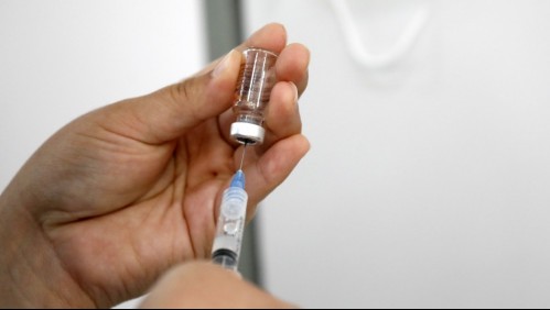 Gobierno anuncia que vacunación contra la influenza partirá el lunes 7 de marzo para funcionarios de salud