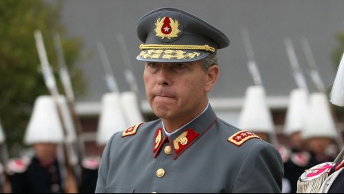 Ministra Rutherford somete a proceso a excomandante en jefe del Ejército Óscar Izurieta: Quedó en prisión preventiva