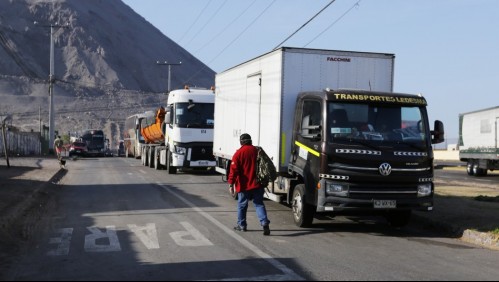 Camioneros comienzan a despejar rutas en Iquique y la Ruta 5 Sur
