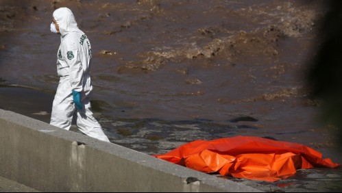 Hallan cadáver en avanzado estado de descomposición en un canal de regadío en Huechuraba