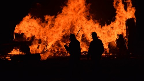 Hombre discute con su expareja y prende fuego a la casa con sus pequeños hijos adentro