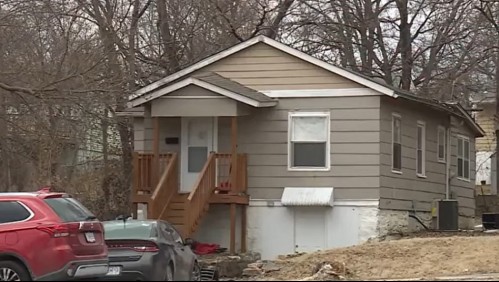 'Lo hice porque el diablo quería atacarme': Madre asesina a su hijo de seis años y al perro de la familia